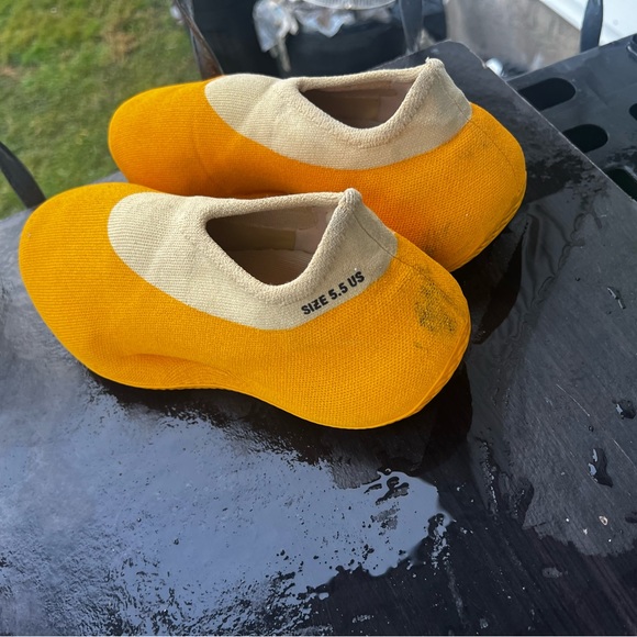 Adidas Yeezy Knit RNR - Picture 2 of 6